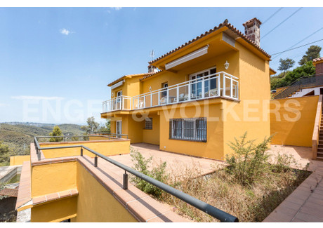 Dom na sprzedaż - Torrelles De Llobregat, Hiszpania, 354 m², 581 254 USD (2 232 014 PLN), NET-74094166