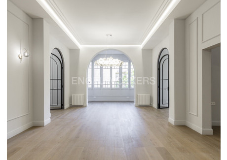 Mieszkanie na sprzedaż - Barcelona, Hiszpania, 318 m², 1 992 870 USD (7 652 621 PLN), NET-97055125