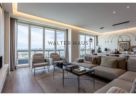 Mieszkanie na sprzedaż - Madrid, Hiszpania, 206 m², 2 472 369 USD (9 741 135 PLN), NET-97403098