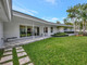 Dom na sprzedaż - 335 Harbor Dr Key Biscayne, Usa, 255,39 m², 4 995 000 USD (19 180 800 PLN), NET-94393248