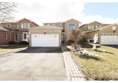 Dom na sprzedaż - 51 Cherrytree Dr Brampton, Kanada, 185,81 m², 878 880 USD (3 462 788 PLN), NET-96024097
